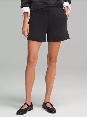 NWT Lululemon Softsteme HR Short 4” Black Sz6